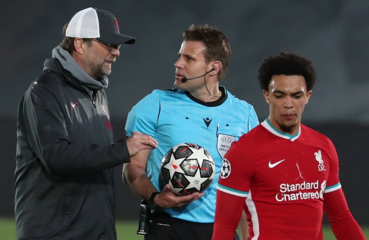 或缺席2个月！皇马官方：阿诺德左侧股四头肌直肌拉伤