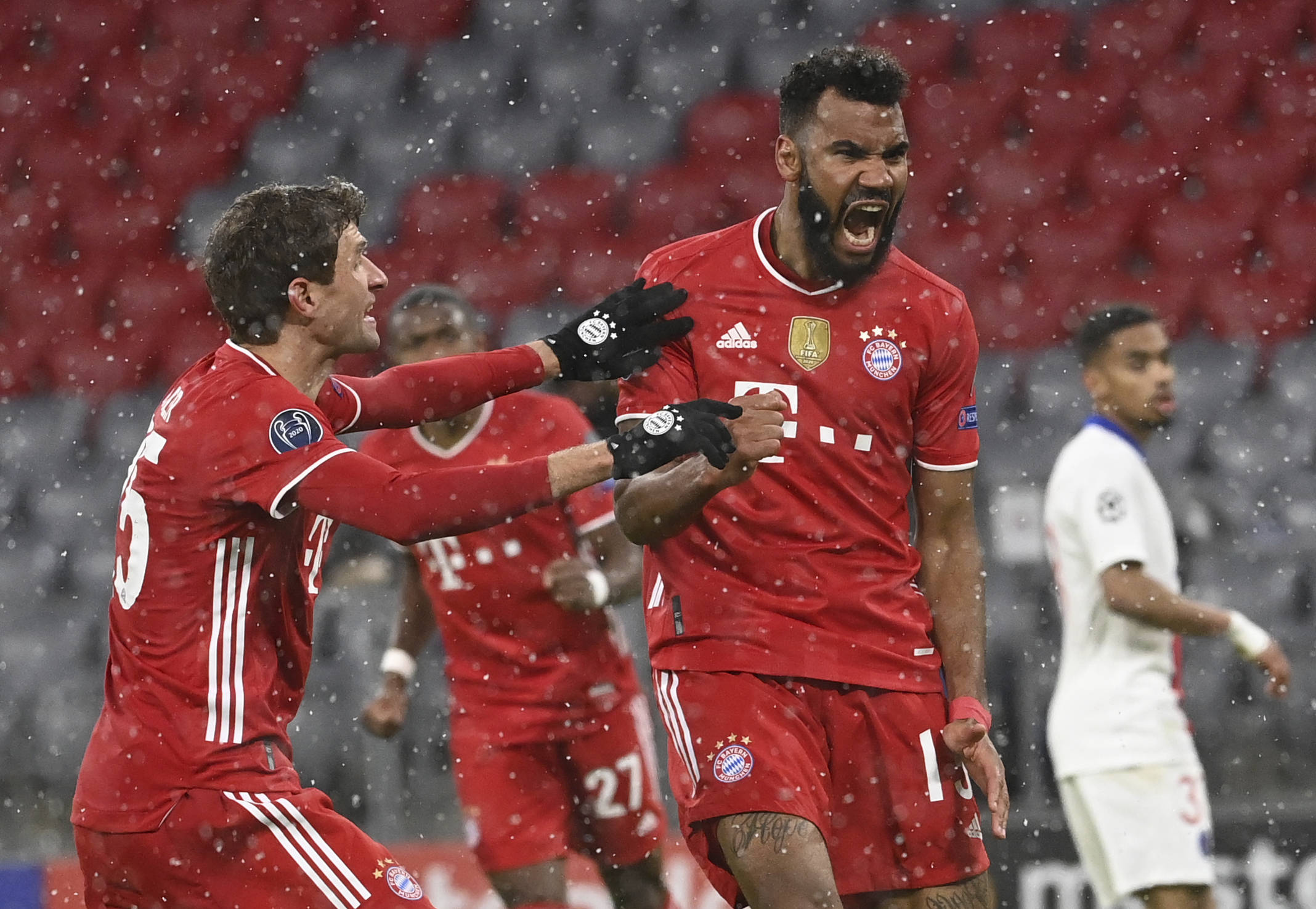 欧协半场：两队破门乏术，洛桑0-0佛罗伦萨（欧协杯半场：洛桑与佛罗伦萨互交白卷，比分0-0）