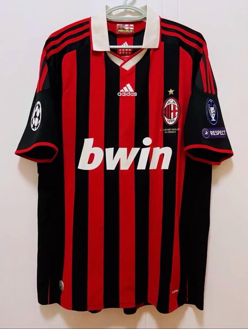 首夺年度最佳！登贝莱：努力终有回报，希望明年能再赢一次（首次加冕年度最佳！登贝莱：付出终见回报，盼明年再度夺魁）