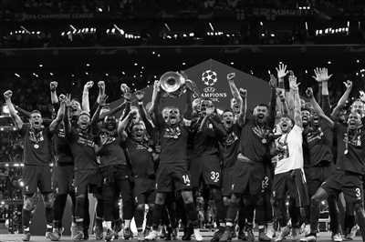 大巴黎夺得洲际杯冠军达成六冠王伟业，为第三支达此成就球队（巴黎圣日耳曼夺得洲际杯成就六冠王，史上第三队完成此壮举）