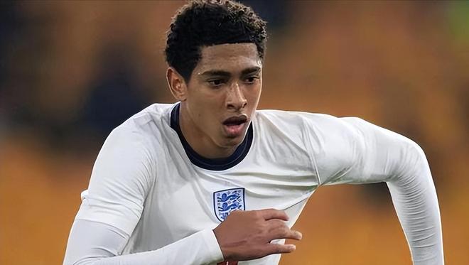 76人多点开花，半场狂轰11记三分得到69分