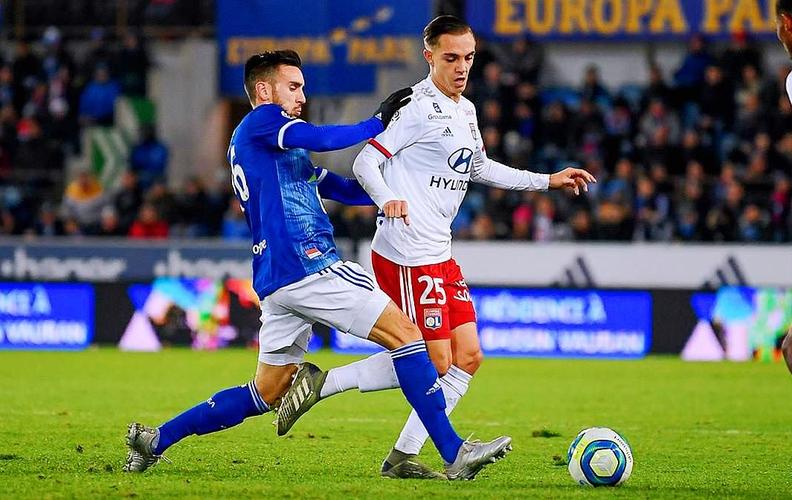 巴萨二队遭遇不公？十人作战惨遭绝杀，阿尔科亚诺主场3-2险胜