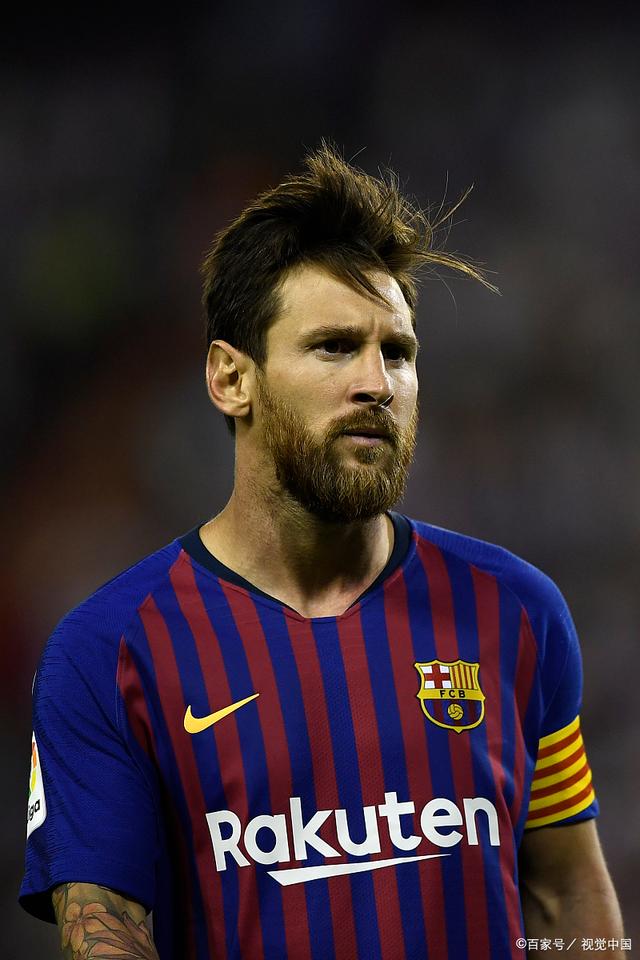 重回热刺主场并为个人壁画签名！孙兴慜：我感到无比荣幸