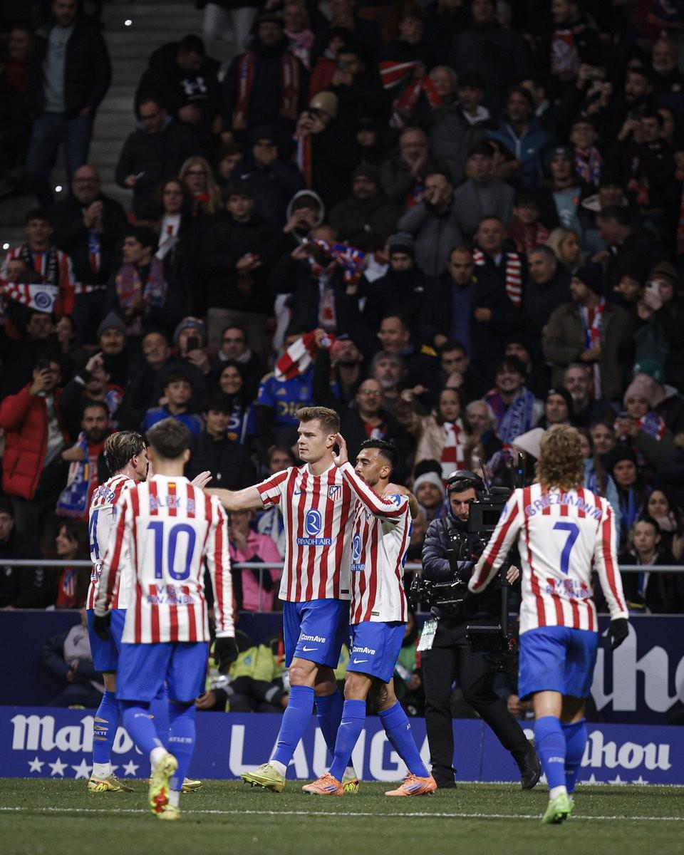 卡塔尔男足在小组赛中0-3爆冷负于突尼斯，遗憾出局，引发热议。