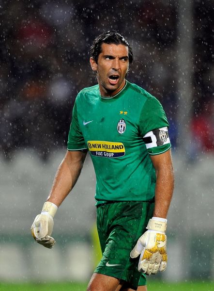 记者：阿诺德伤势严重，或将缺席2025年剩余比赛