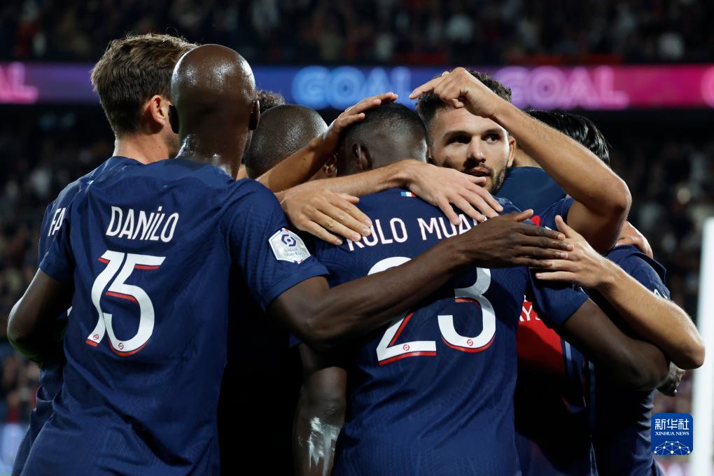 没有一视同仁！莫耶斯不满执法标准：奥布赖恩是犯错了，但阿森纳也一样（莫耶斯质疑判罚双标：奥布赖恩确有失误，阿森纳同样犯错）