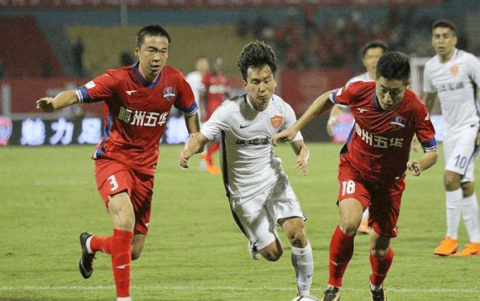 阿斯：瓦伦西亚正考虑与维尼修斯纪录片出品公司达成庭外和解（阿斯报：瓦伦西亚考虑与维尼修斯纪录片制作方达成庭外和解）